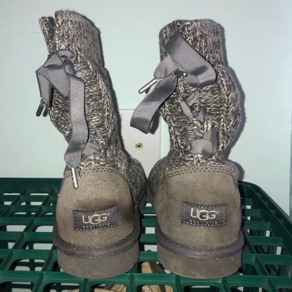 UGG quilted boots - Picture 2 of 4